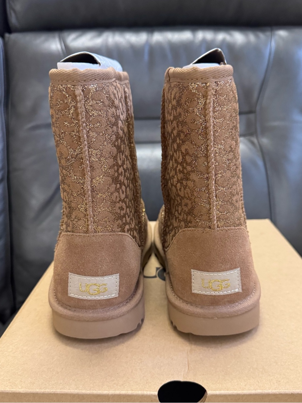 UGG Kids Classic II Glitter Leopard Boot - Picture 6 of 8